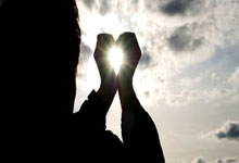 蓝狮在线：《符文战场》英雄联盟实体卡牌今夏登陆中国.